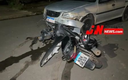 Motociclista sem habilitação fica ferida após acidente envolvendo carro
