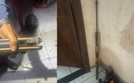 Homem é conduzido à delegacia após morte de jovem com arma irregular