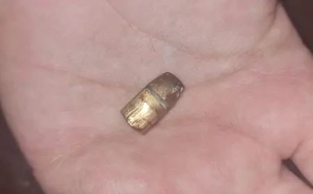 Moradora encontra projétil após impacto em parede e caso mobiliza perícia em Ji-Paraná