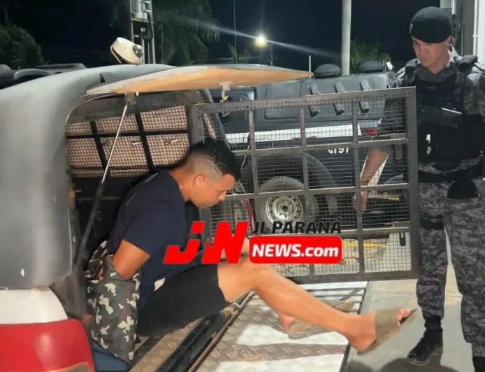 Homem tenta fugir pelo mato, mas acaba preso com drogas e balança em Ji-Paraná