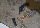 Polícia Militar apreende arma munições e materiais ligados à facção criminosa