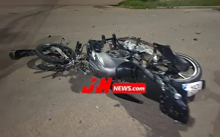 Possível avanço de sinal é investigado após colisão entre carro e moto