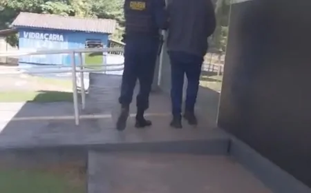 Suspeito é preso com drogas durante patrulhamento da polícia militar no morro chico mendes