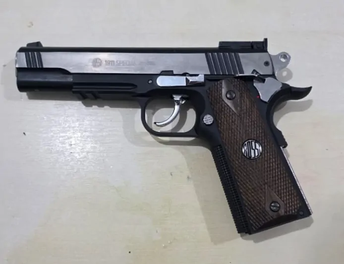 Discussão familiar termina com prisão e apreensão de simulacro de arma em Ji-Paraná