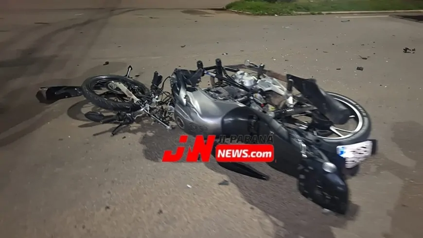 Possível avanço de sinal é investigado após colisão entre carro e moto