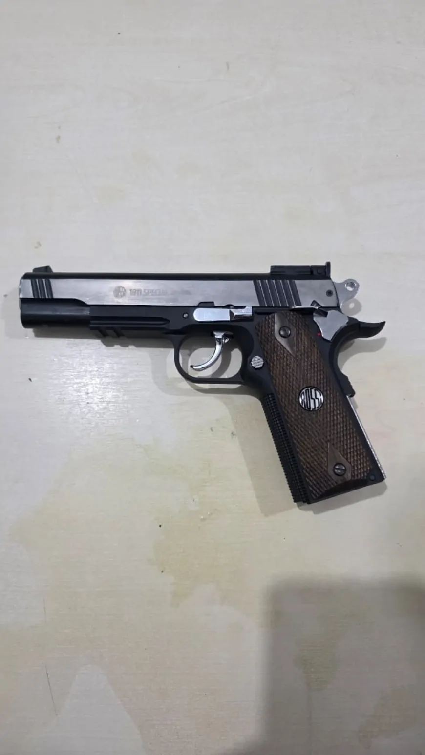 Discussão familiar termina com prisão e apreensão de simulacro de arma em Ji-Paraná