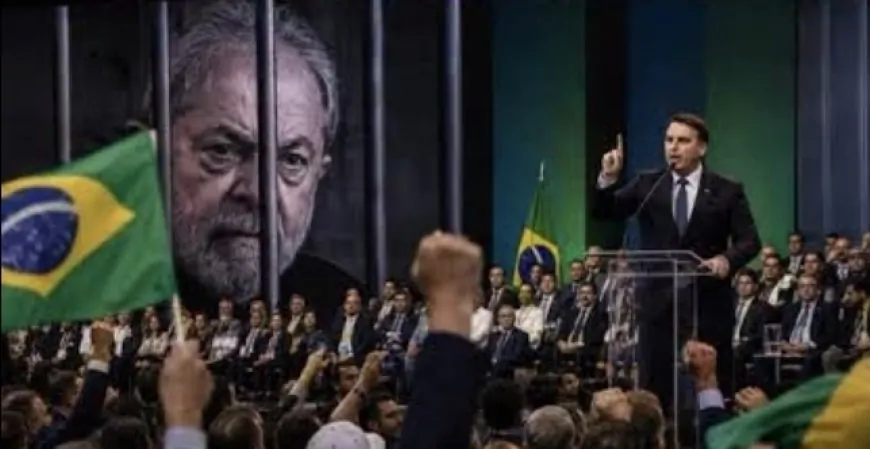 Flávio Bolsonaro é ovacionado por prefeitos em Brasília enquanto coro contra Lula toma conta do evento