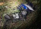 Criminoso quebrou vidraça com um bloco de cimento e furtou moto em concessionária de Ji-Paraná
