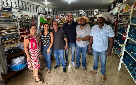 Deputado Nim Barroso visita comércios em Urupá e ouve demandas de empresários ao lado dos vereadores Elinho Boiadeiro e Negão Buiu