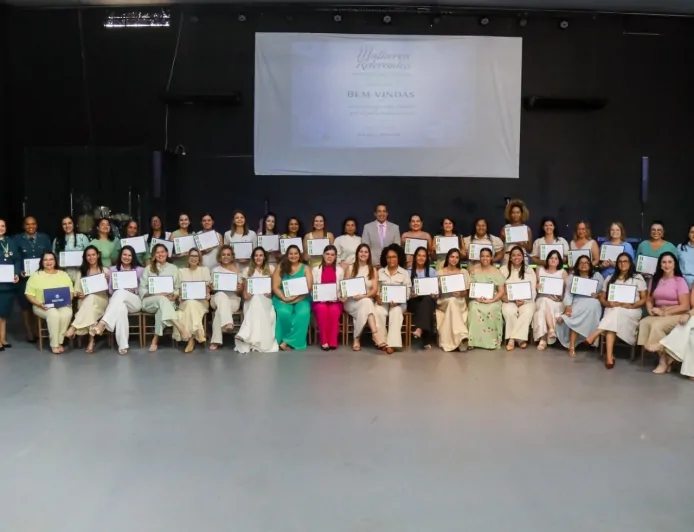Eyder Brasil homenageia cerca de 50 mulheres em Ji-Paraná em mais uma edição do Projeto Mulheres Relevantes