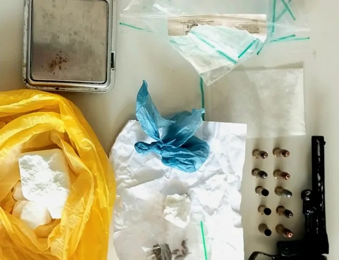 Denuncia de invasão de residência leva PM desarticular ponto suspeito de tráfico de drogas 