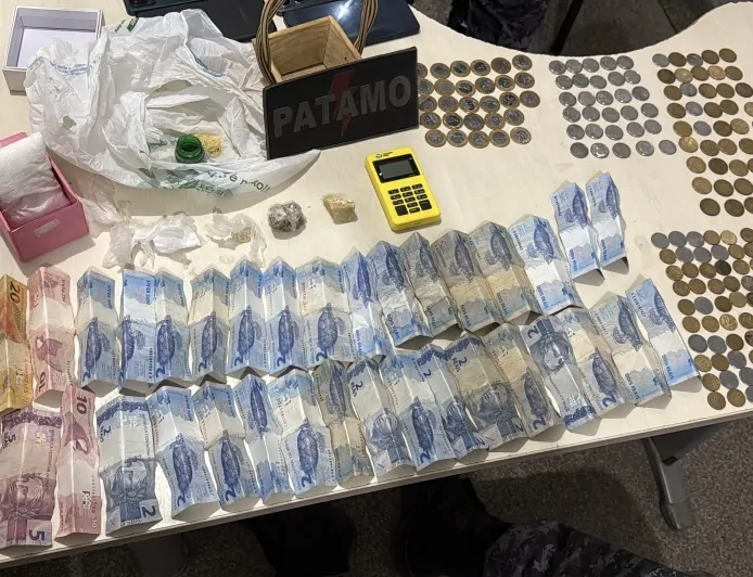 Polícia Militar fecha ponto de tráfico de drogas e prende casal em Ji-Paraná