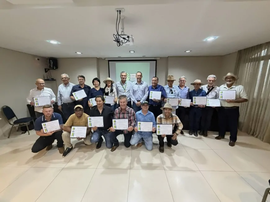 Eyder Brasil homenageia presidente da FAPERON com Medalha do Mérito Legislativo em Ji-Paraná