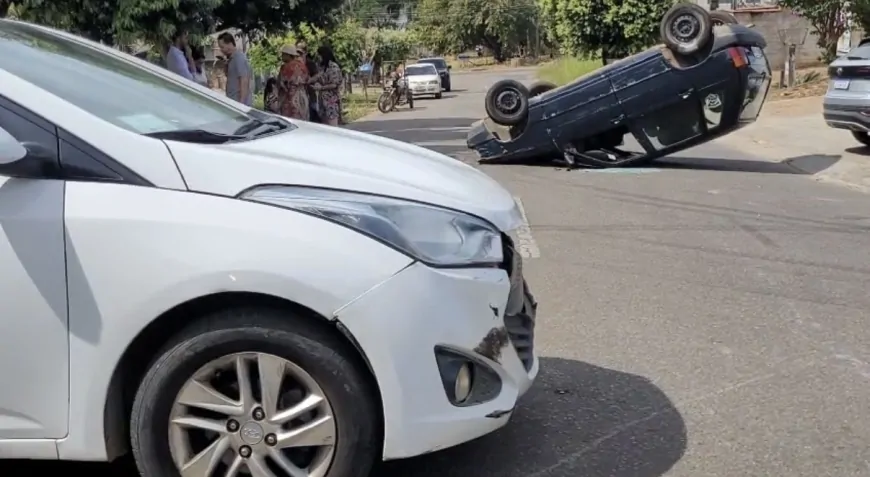 Motorista escapa de ferimentos graves após carro capotar em cruzamento de Ji-Paraná