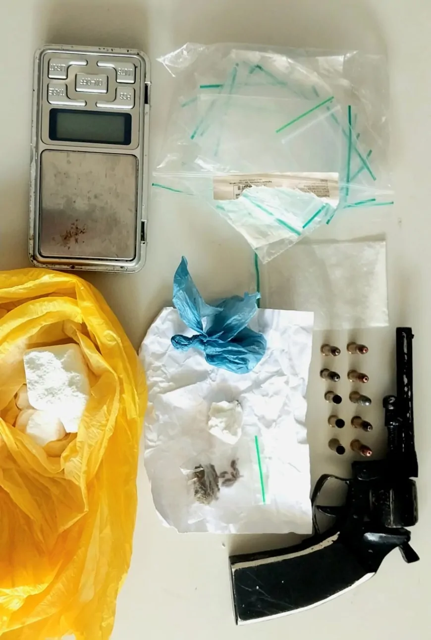 Denuncia de invasão de residência leva PM desarticular ponto suspeito de tráfico de drogas 
