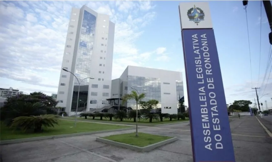 PF apreende cerca de 800 mil em operação por fraudes em licitações e desvio de recursos públicos na Assembleia Legislativa de Rondônia