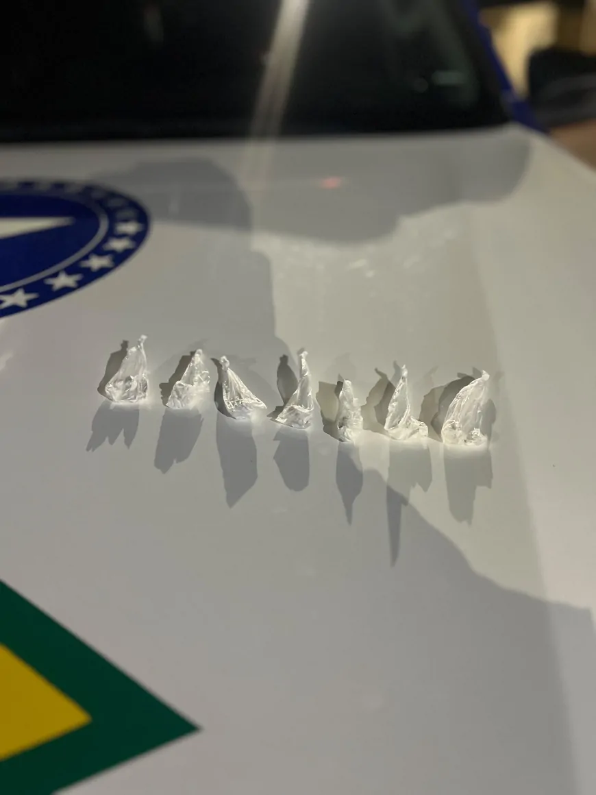 Polícia Militar apreende porções de cocaína e conduz motorista por embriaguez durante Operação Lei Seca em Ji-Paraná