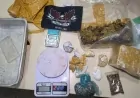Moto ligada e portas abertas levam Polícia Militar a descobrir grande quantidade de drogas em residência