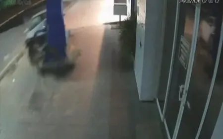 Câmeras flagram momento em que Onix capota após colisão em Ji-Paraná