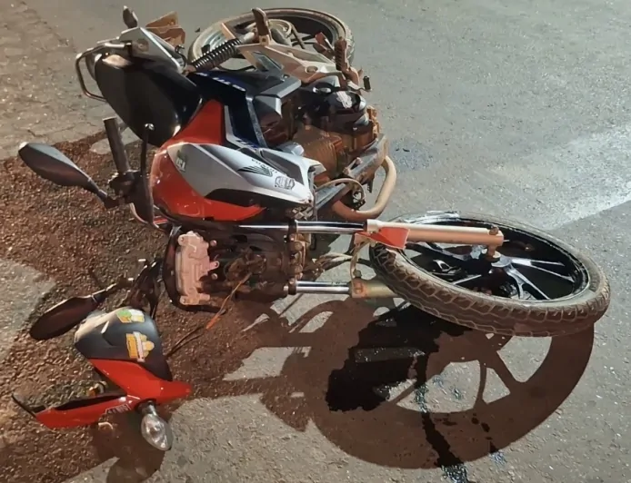 Colisão entre caminhonete, carro e motocicleta mobiliza equipes de resgate em Ji-Paraná