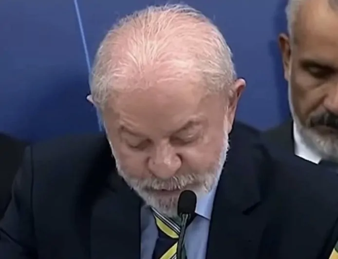 Amedrontado, Lula cita Maduro e fala em impedir qualquer tentativa de intervenção no Brasil