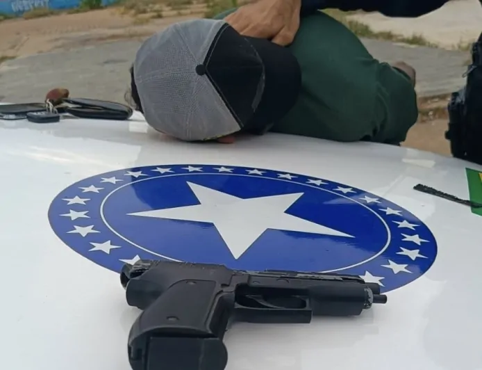 Homem é flagrado com simulacro de arma e sinais de embriaguez em Ji-Paraná