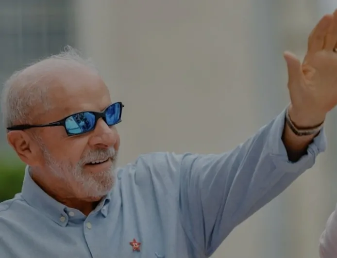 Nos presídios, Lula recebe mais de 72% dos votos e vence Flávio