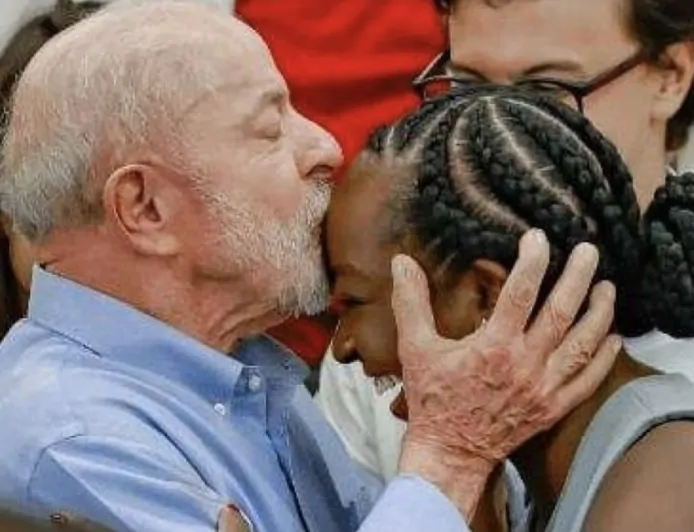 Deputada esquerdista chamada para a campanha de Lula deleta perfil para esconder o que pensa