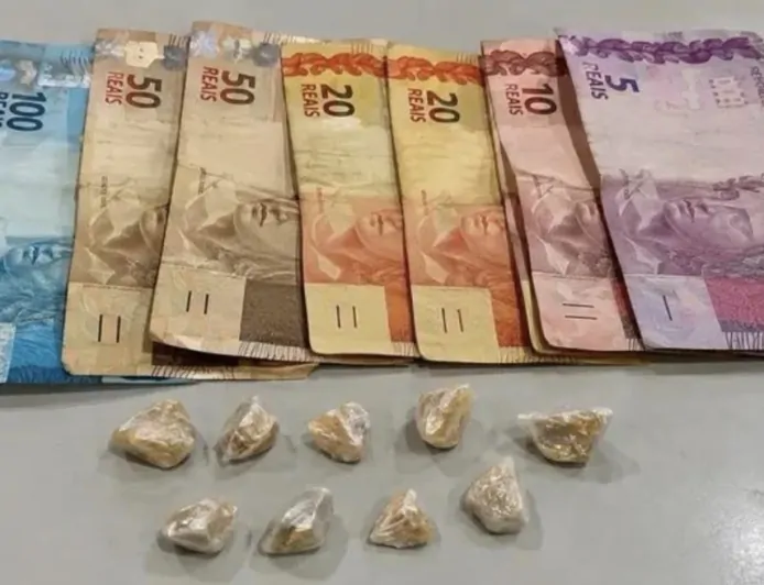 Polícia Militar apreende crack e dinheiro durante abordagem na Rua Tapajós
