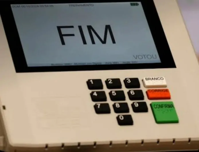 Flávio Bolsonaro teve zero votos em 106 urnas analisadas, aponta levantamento