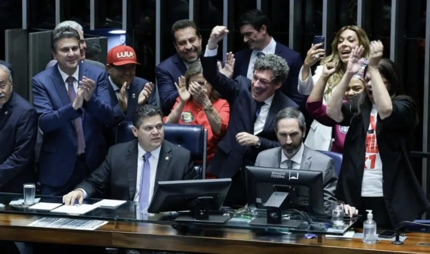 Presidente da Frente de Prefeitos chama fim da 6×1 de “demagogia eleitoral”