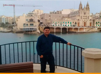 Jean foi para malta dar um up no inglês