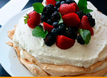 a pavlova é uma comida típica da australia