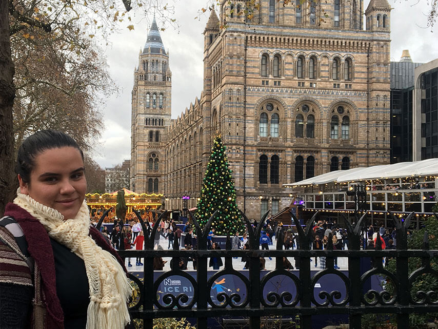 mulher na tower ice rink