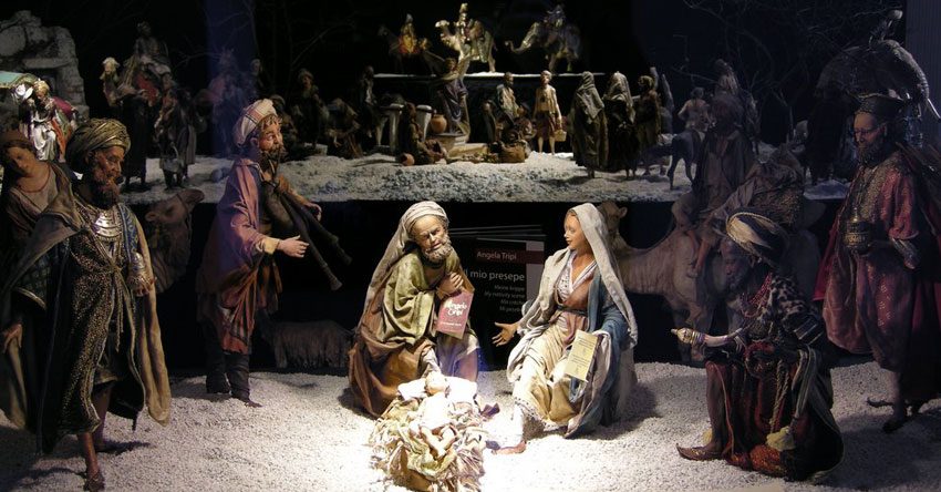 Tradicionais presépio em Nápoles para o Natal na Itália