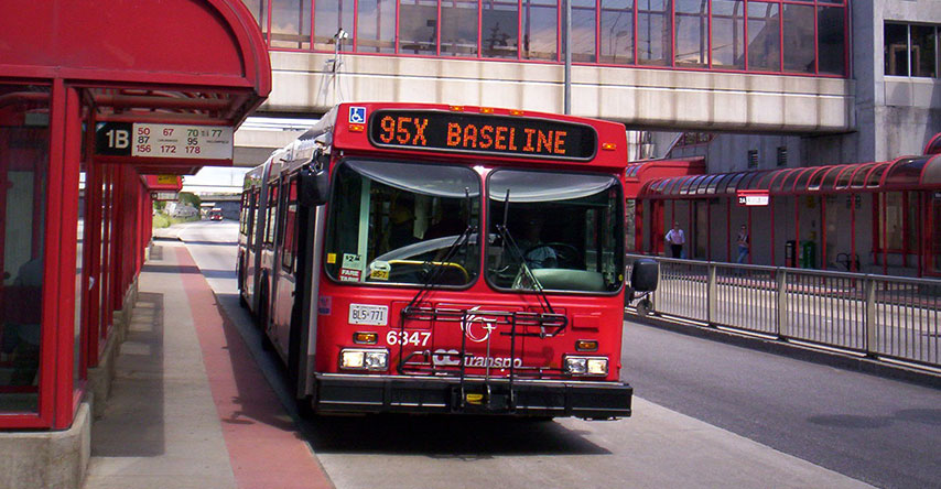 ônibus público em ottawa