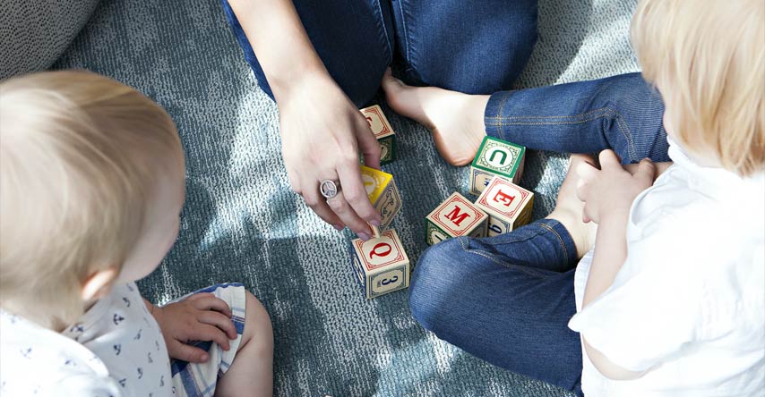 tipos de intercâmbio: au pair é para quem quer ter experiências com crianças