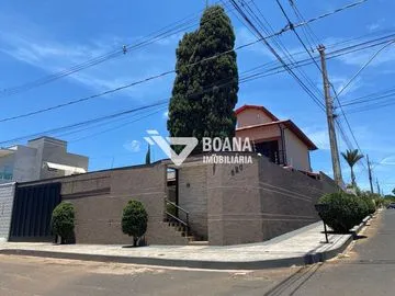 Casa para vender no Guilhermina Vieira Chaer imagem 1