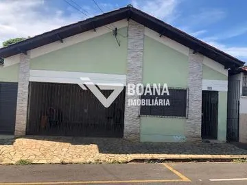 Casa para vender no Centro imagem 1