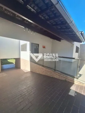 Casa para vender no Guilhermina Vieira Chaer imagem 1