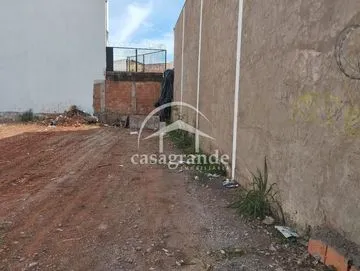 Terreno para alugar no Saraiva imagem 1