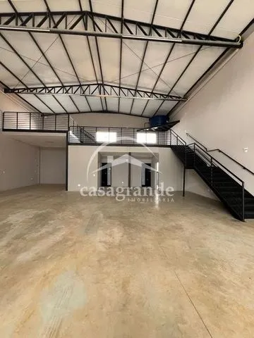 Galpão para alugar no Novo Mundo imagem 1