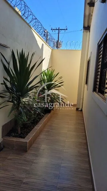 Casa para vender no Chacaras Tubalina E Quartel imagem 1