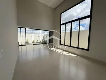 Casa Em Condominio para vender no Novo Mundo imagem 1