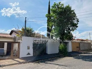 Casa para vender no Segismundo Pereira imagem 1