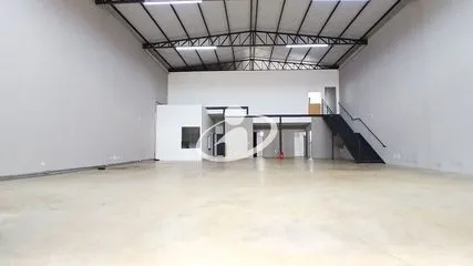 Galpão para alugar no Novo Mundo imagem 1
