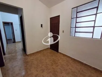 Casa para alugar no Granada imagem 1