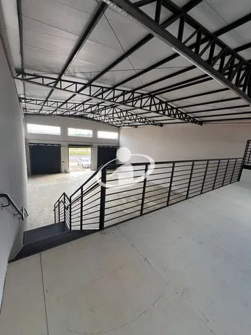 Galpão para alugar no Novo Mundo imagem 1