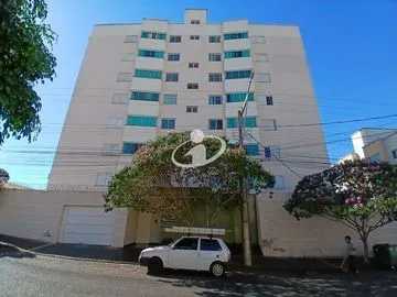 Apartamento para alugar no Segismundo Pereira imagem 1