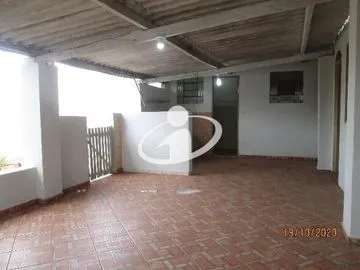 Casa Residencial para vender no Custodio Pereira imagem 1